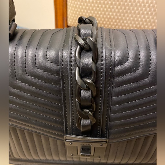 NWOT Aldo Black Quilted Handbag Crossbody Bag with Pom Pom Accessory - Picture 3 of 8